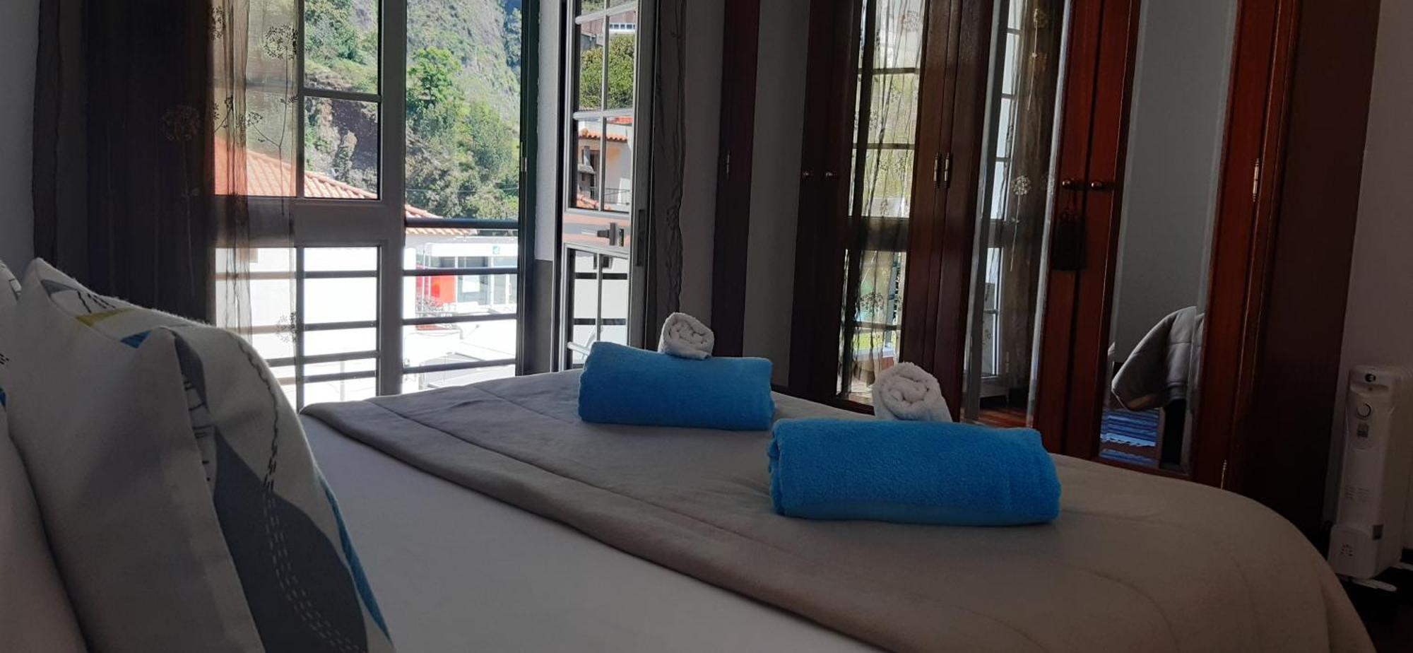 Valley Of Nuns Holiday Apartments Curral Das Freiras Quarto foto